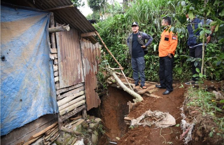 Bupati Instruksikan Penanggulangan Longsor Pangalengan