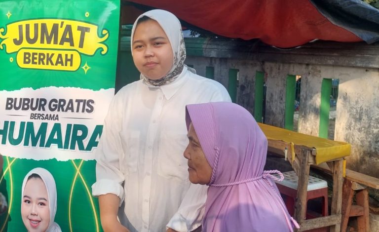 Caleg Dapil Jabar 2 PKB Humaira Bagikan Ratusan Porsi Bubur Ayam Gratis