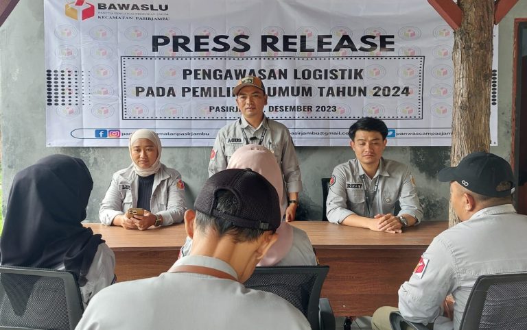 Panwascam Pasirjambu Perketat Pengawasan Logistik Pemilu 2024