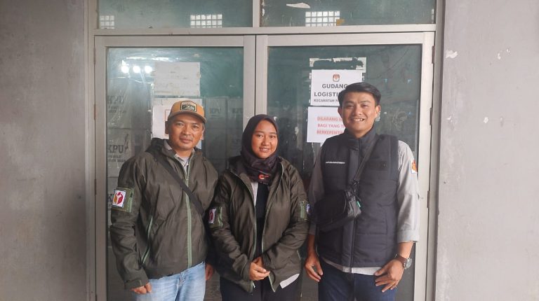 Panwascam Pasirjambu Sudah Distribusikan Logistik C-Panggilan ke Warga