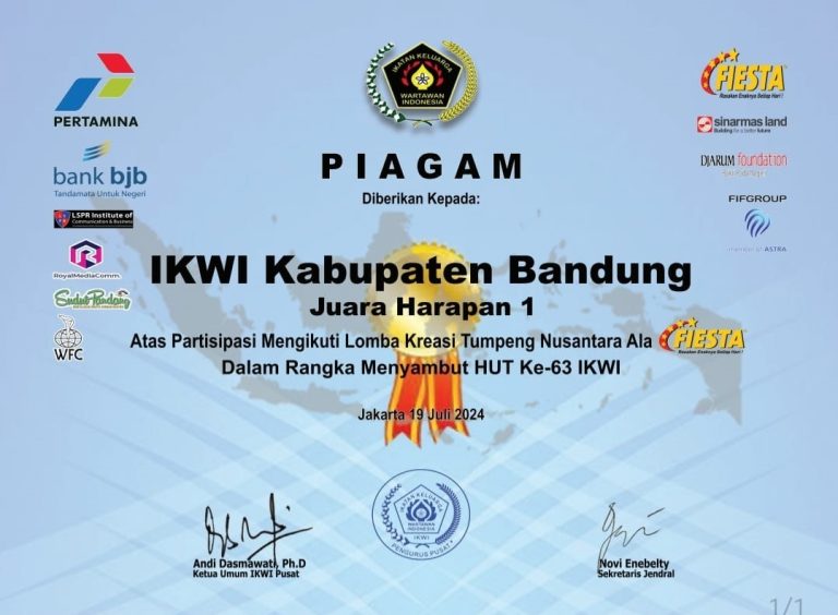 Kab. Bandung Juara Harapan 1 Lomba Kreasi Tumpeng Nusantara IKWI Tingkat Nasional