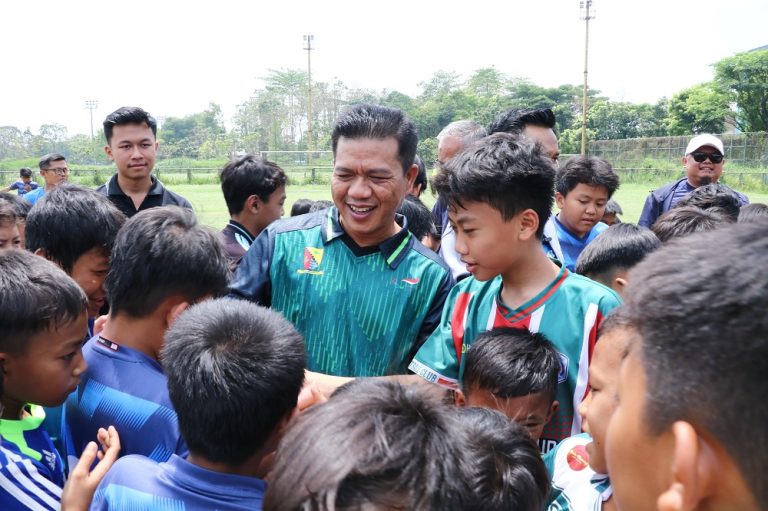 Cabup Bandung Dadang Supriatna Siap Support Turnamen Sepakbola Macan Cup