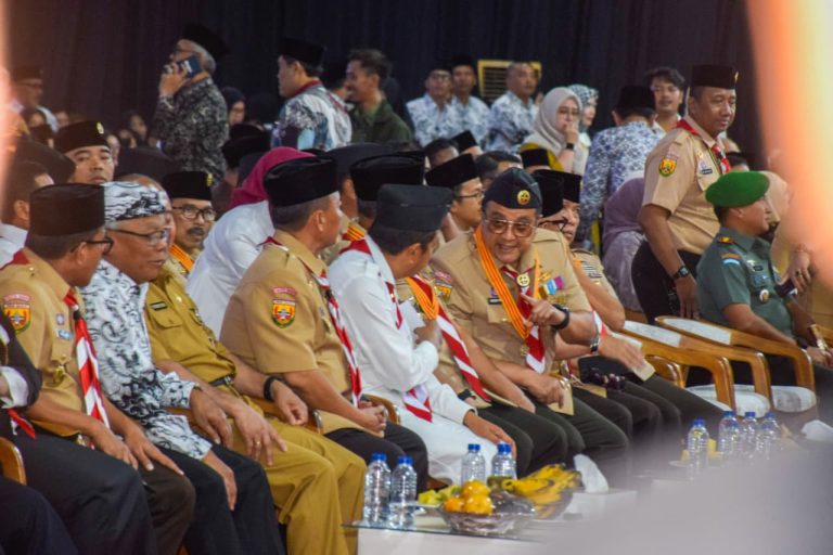 Di Hari Guru dan Pelantikan Kwarda Jabar, KDM Sebut Turunan Galuh Ini Pendukung Utamanya