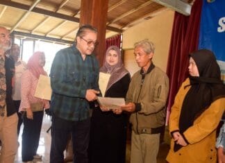 Pastikan PTSL Diserap, Dede Yusuf Bagikan E-Sertipikat untuk Warga Bandung Barat